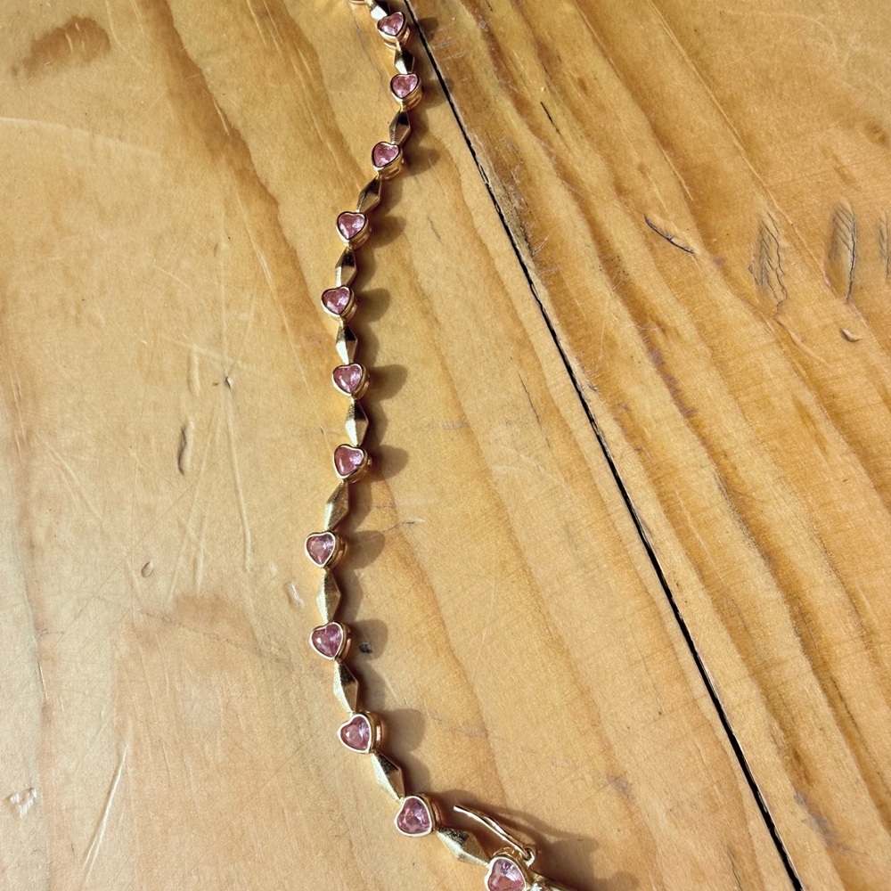 Ooimay Heart-Shaped Pink Stone Bracelet